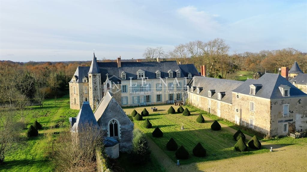 Historic 15th Century Château With Extensive Grounds — Château for sale in Maine-et-Loire, France