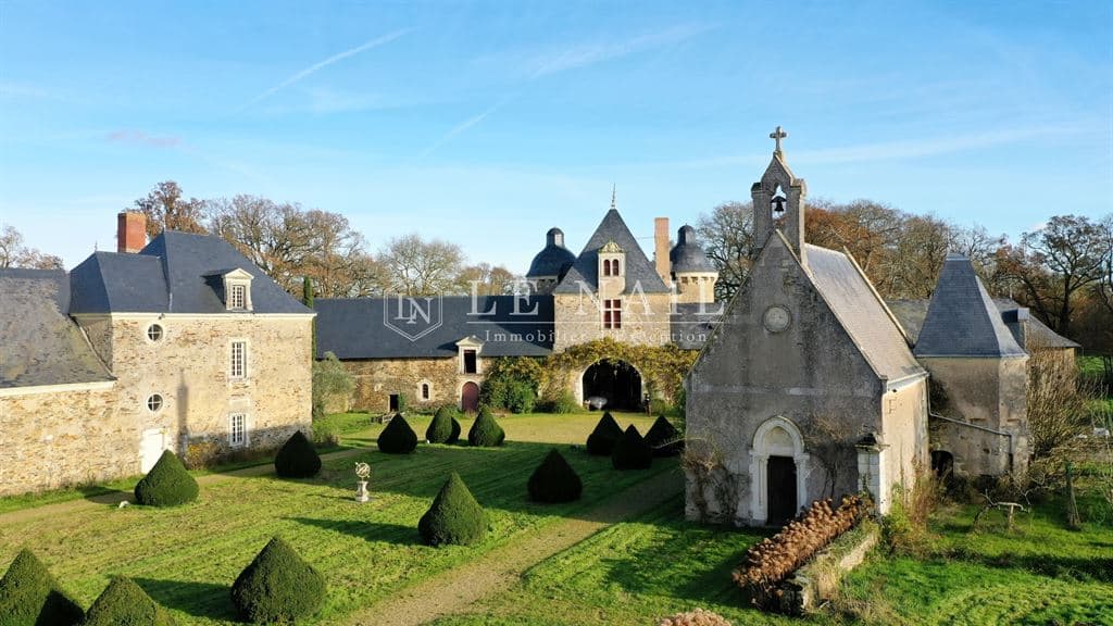 Historic 15th Century Château With Extensive Grounds 3