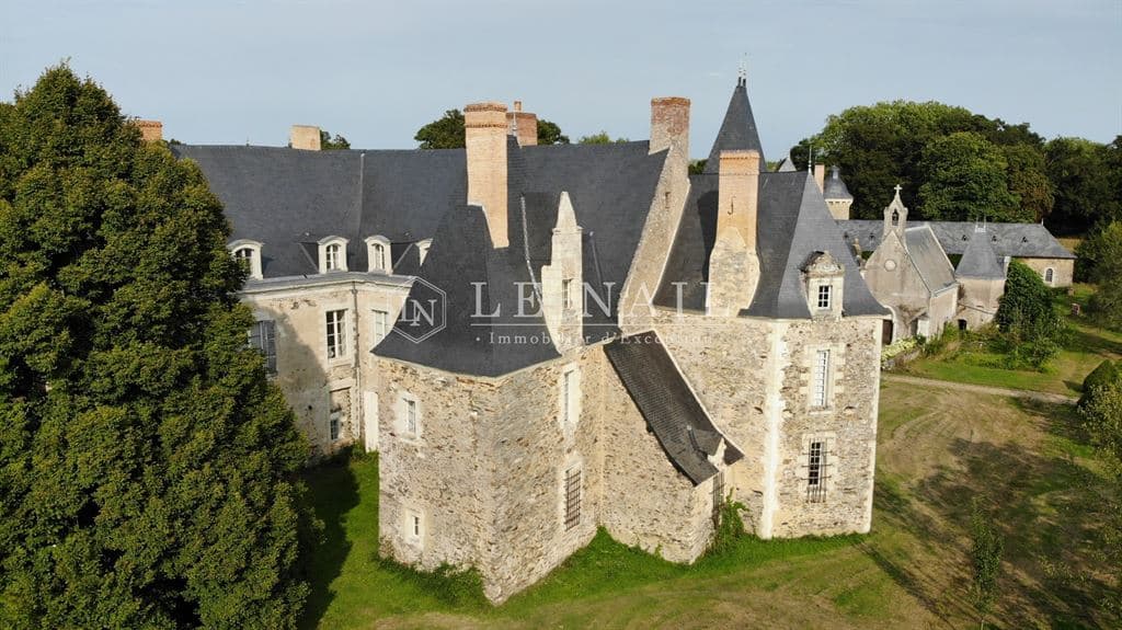 Historic 15th Century Château With Extensive Grounds 5