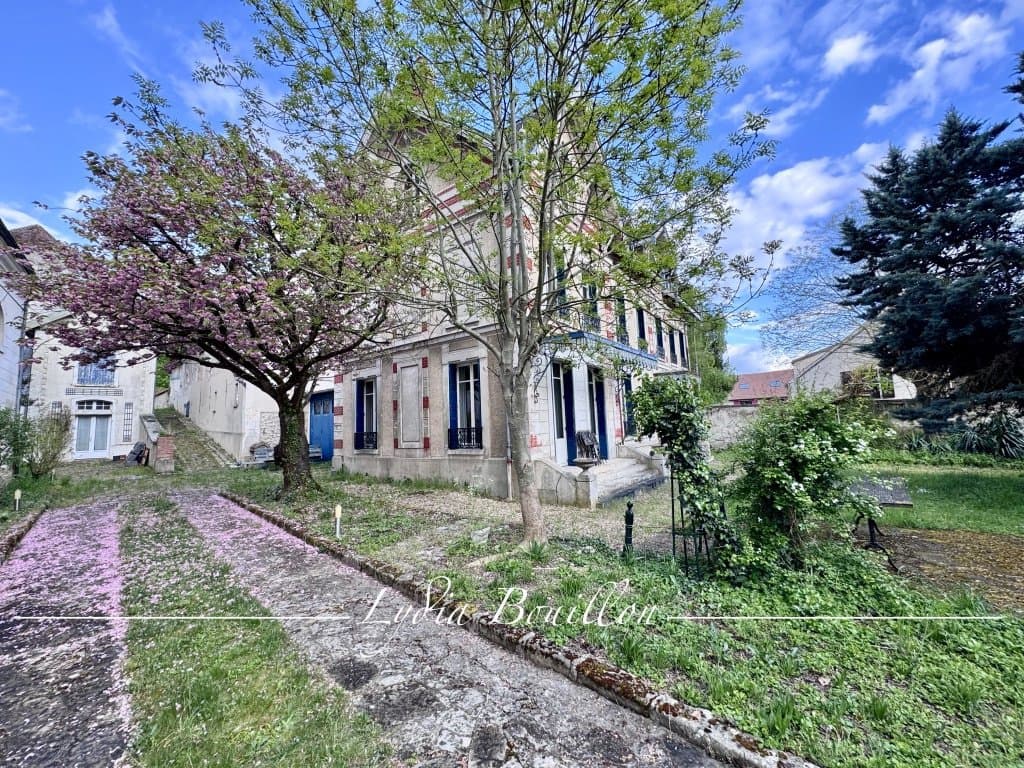 Elegant Napoleon III Residence With 10 Bedrooms And Expansive Park 2