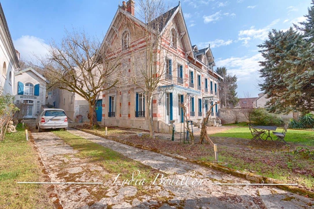 Elegant Napoleon III Residence With 10 Bedrooms And Expansive Park 3