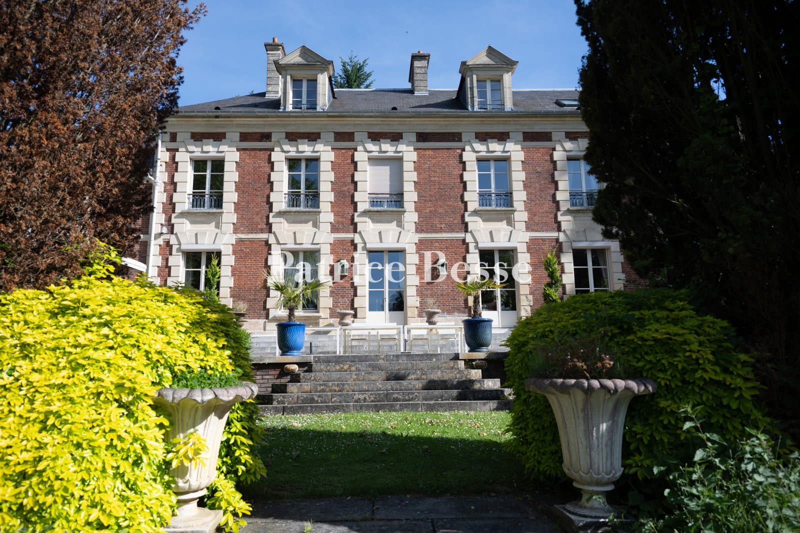 19th Century Castle With Chapel And Landscaped Grounds 2