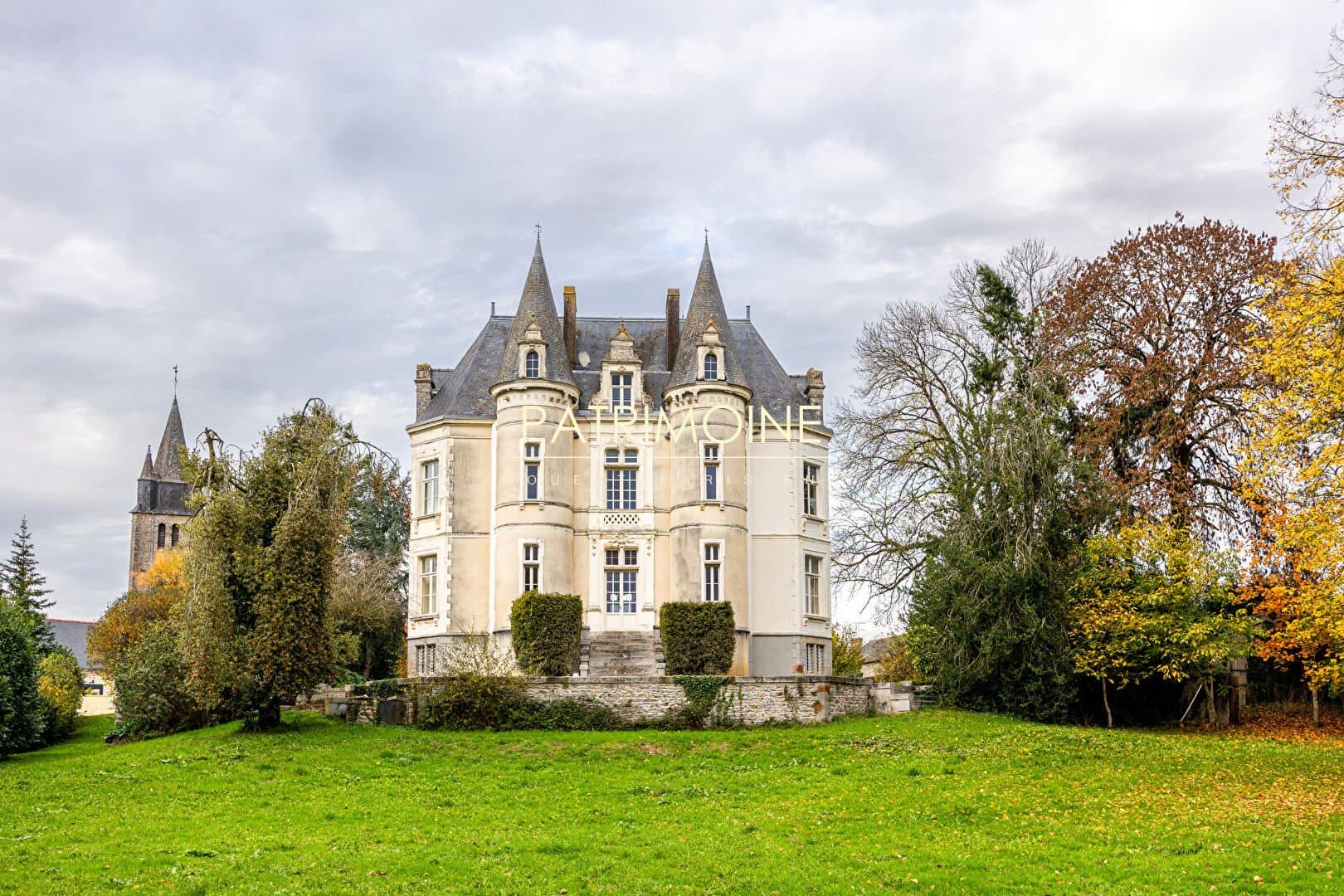 Exceptional 19th Century Château With 7 Bedrooms And 12,500 M² Park 2