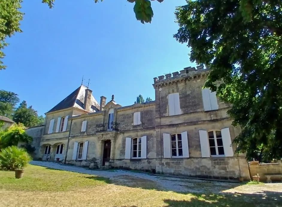18th Century Château with 6 Bedrooms in 1.8 Hectare Park