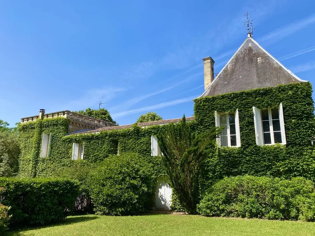 18th Century Château with 6 Bedrooms in 1.8 Hectare Park 2