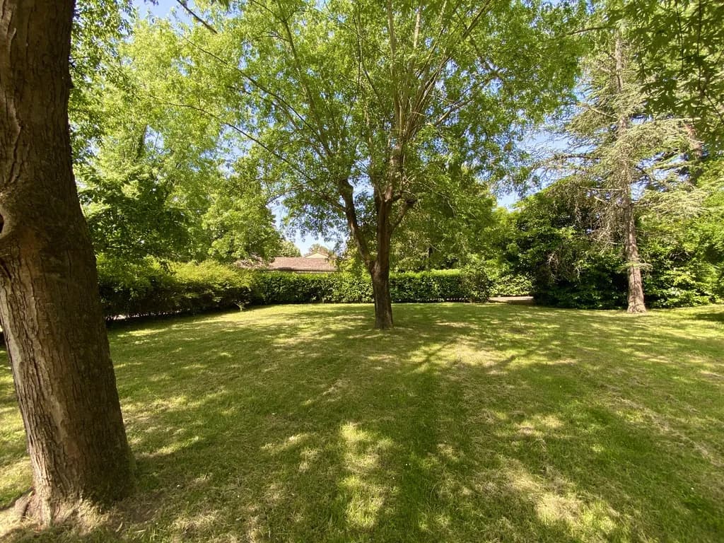 18th Century Château with 6 Bedrooms in 1.8 Hectare Park 3