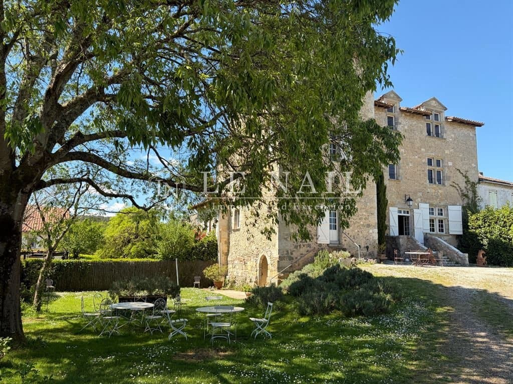 Exceptional 13th Century Château With Swimming Pool And Artist's Studio 5