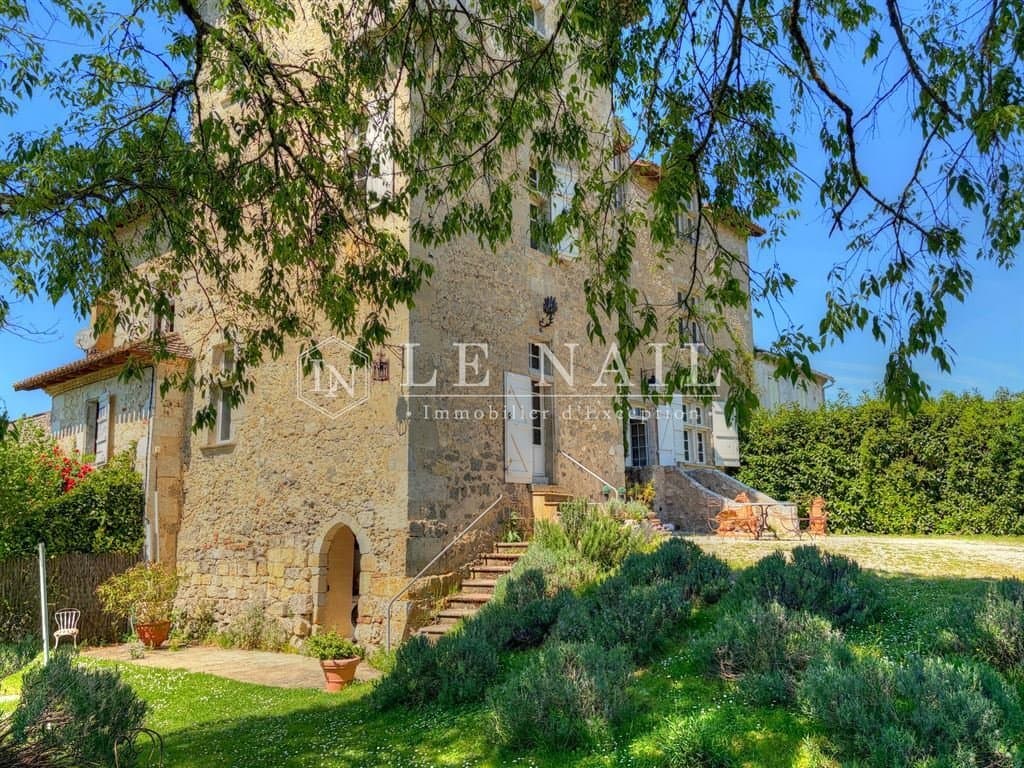 Exceptional 13th Century Château With Swimming Pool And Artist's Studio 3