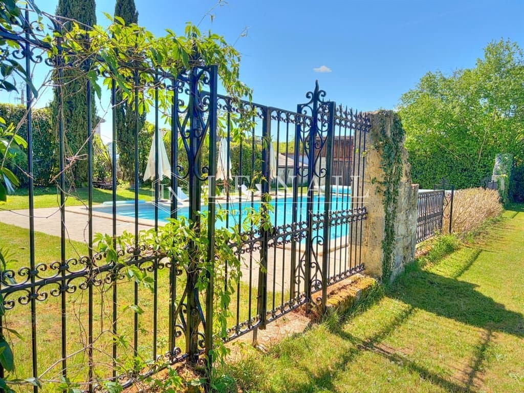 Exceptional 13th Century Château With Swimming Pool And Artist's Studio 4