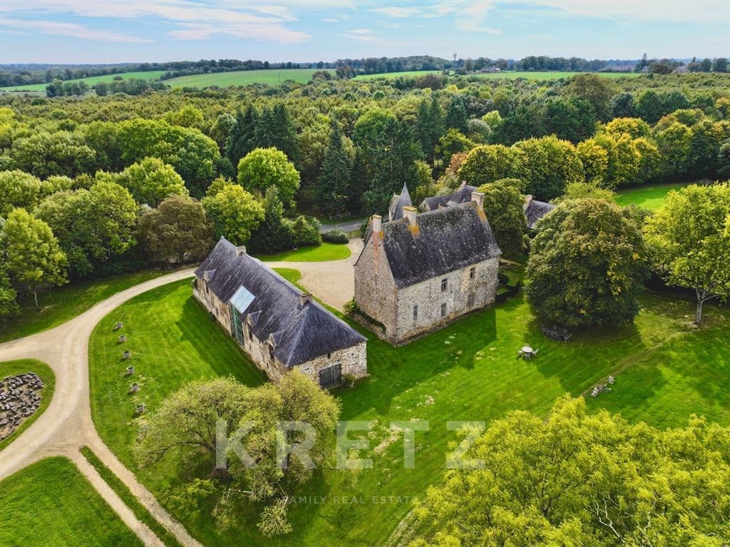 Timeless Manor with Private Lake and Restored Outbuildings 4