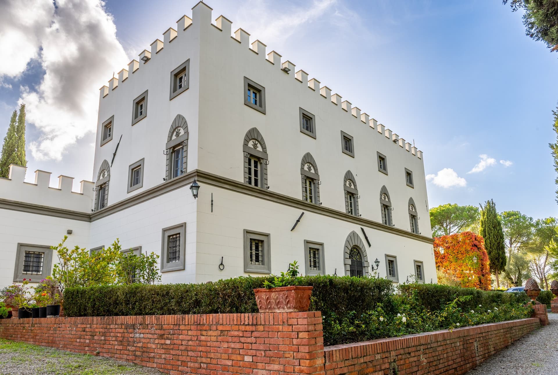 Elegant 16th Century Castle-Villa With Private Chapel And Panoramic Park 2