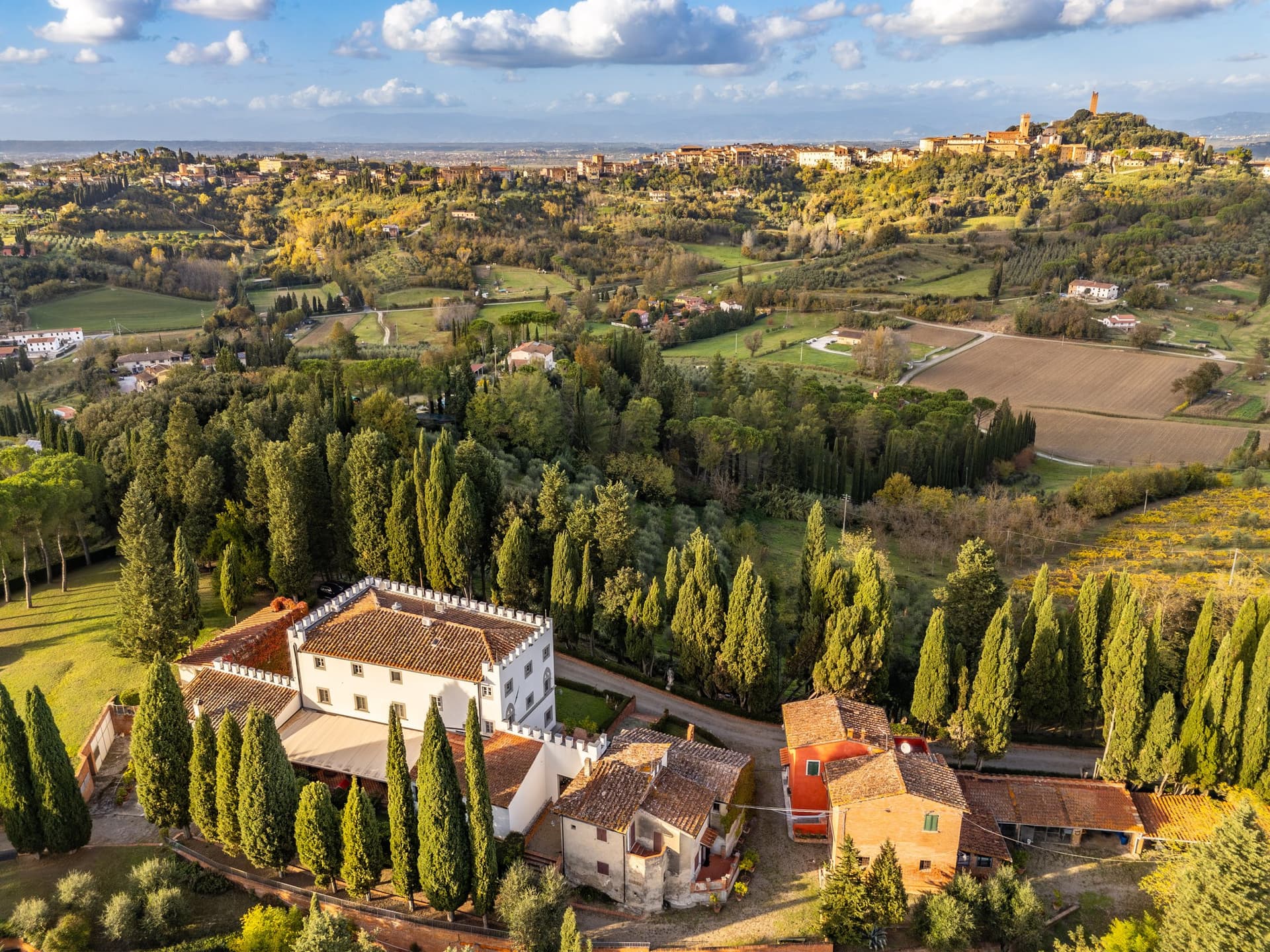 Elegant 16th Century Castle-Villa With Private Chapel And Panoramic Park 3