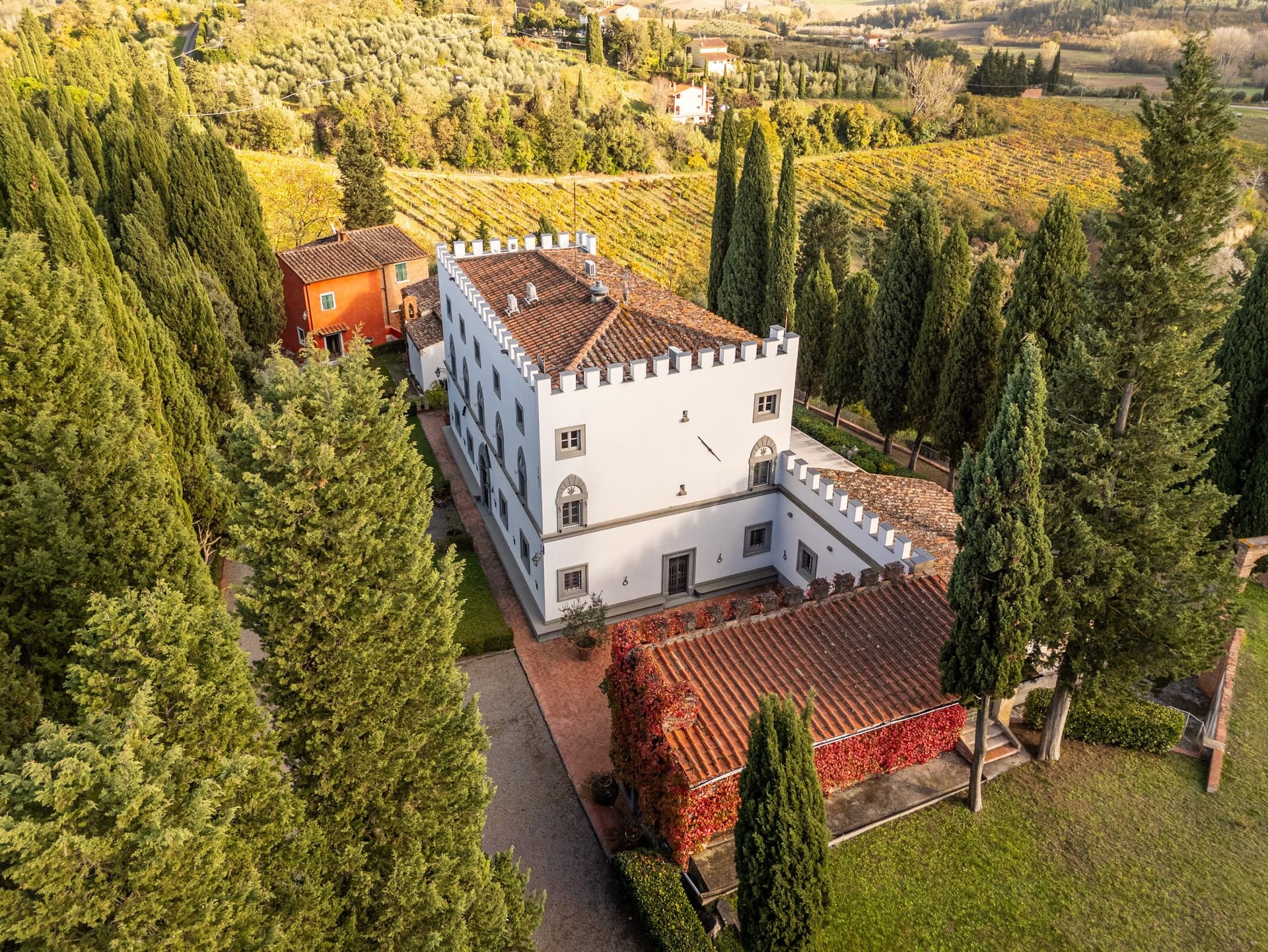 Elegant 16th Century Castle-Villa With Private Chapel And Panoramic Park 5
