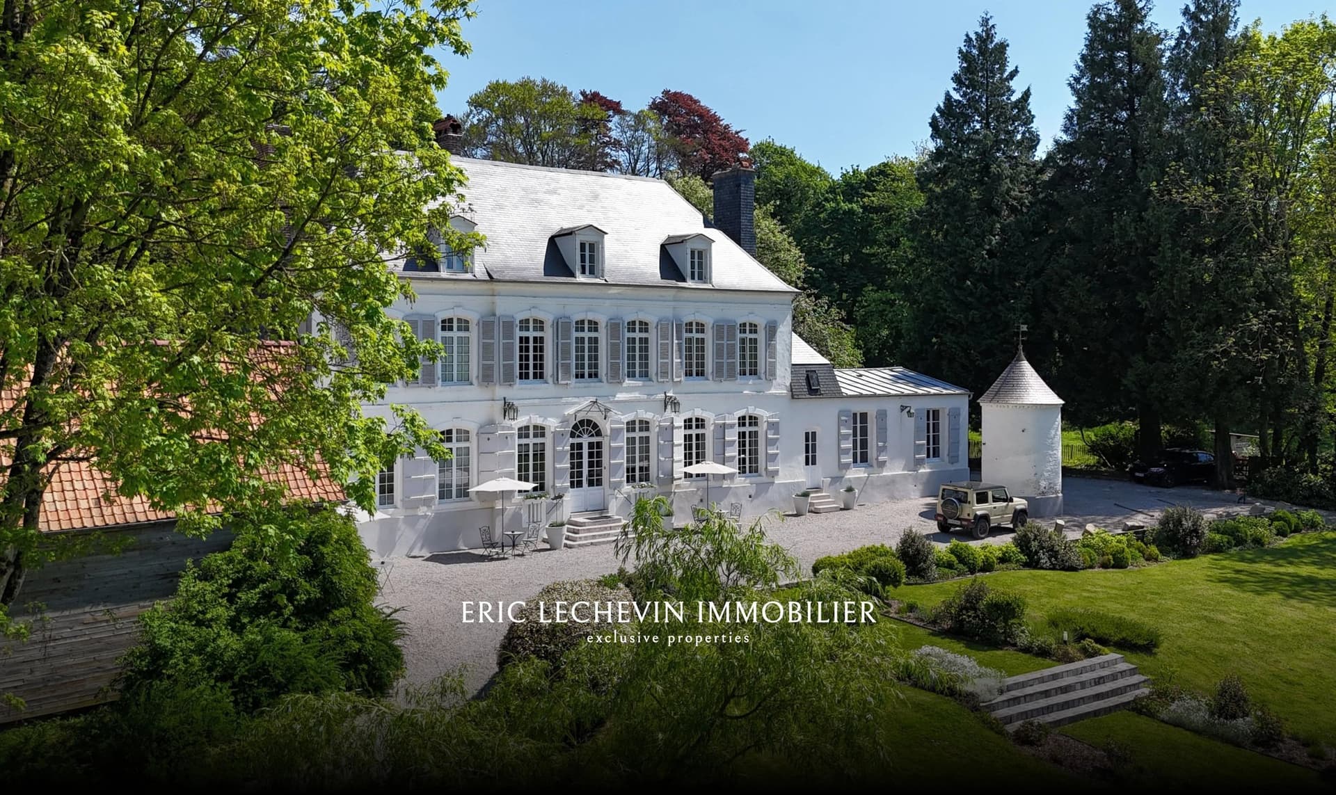 Stunning 18th Century Castle With Pool And Cottages — in Pas-de-Calais, Hauts-de-France