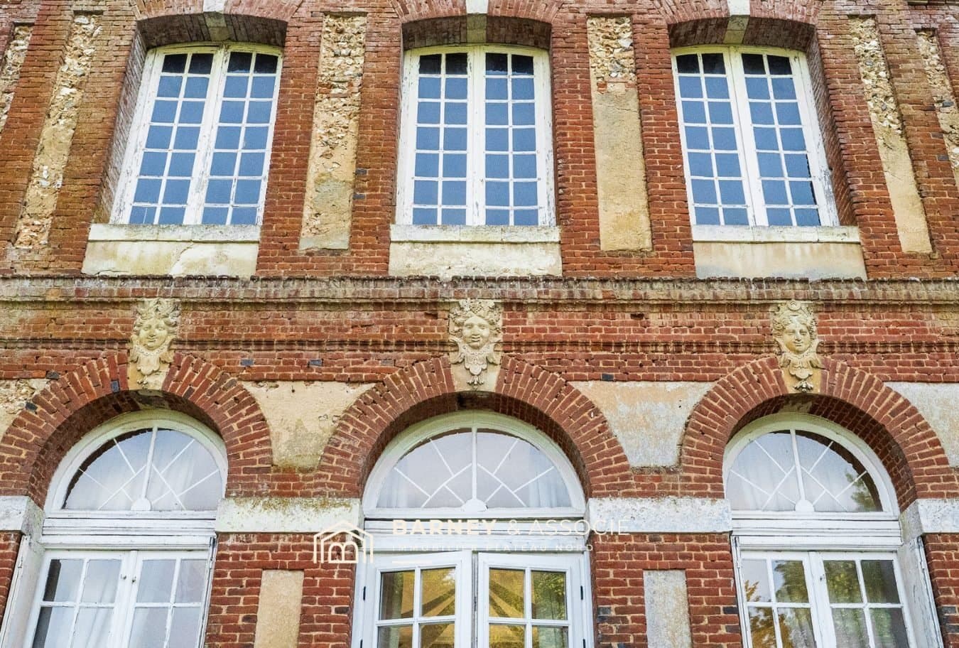 Elegant 18th Century Château With Ballroom And Wooded Park 3