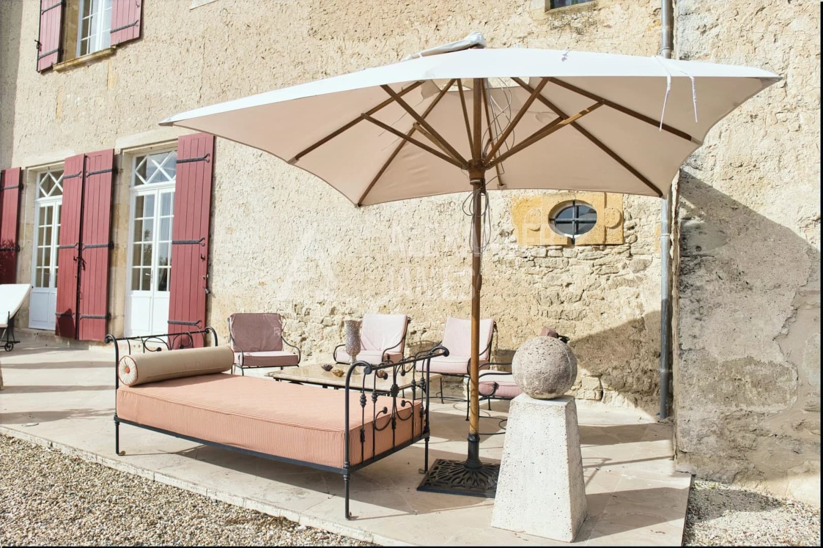 Château With Panoramic Views And Extensive Outbuildings 4