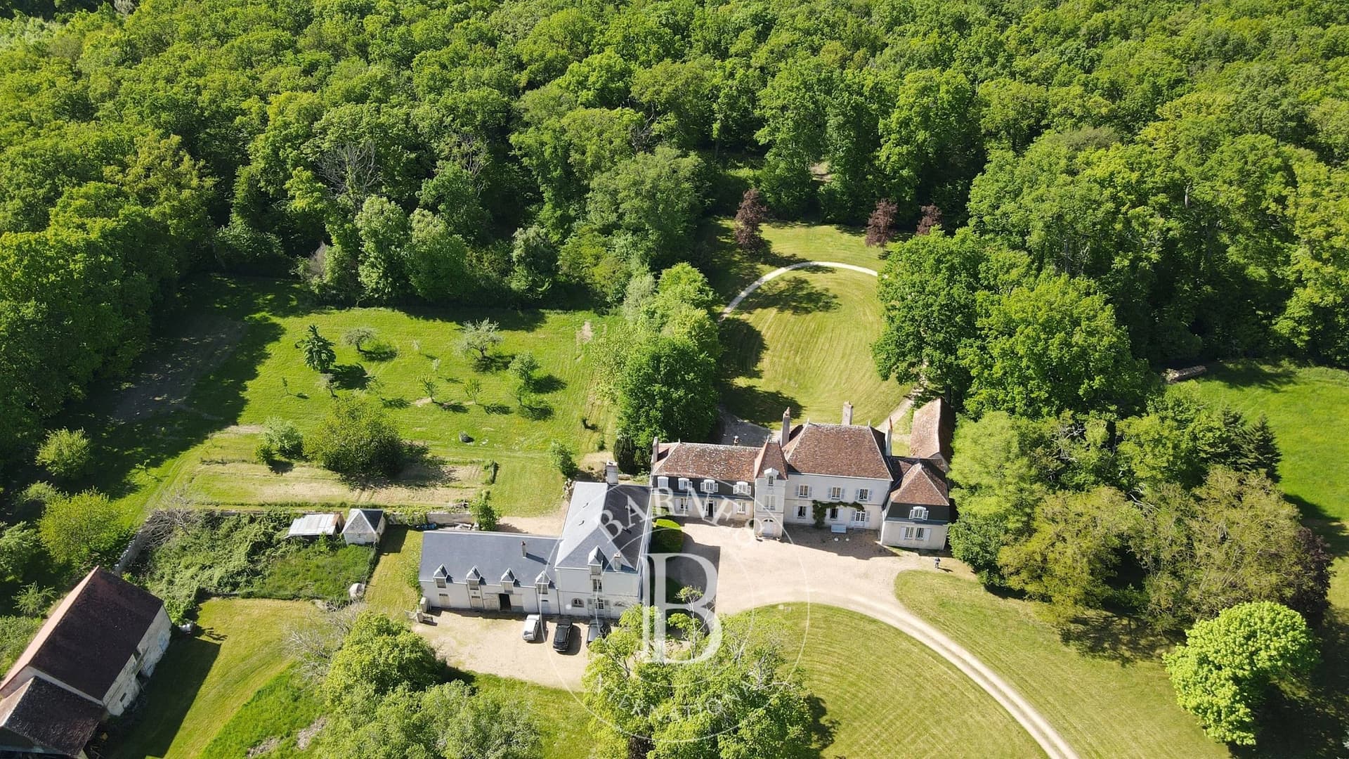Château With 7 Bedrooms On 30 Hectares Of Wooded Land 2