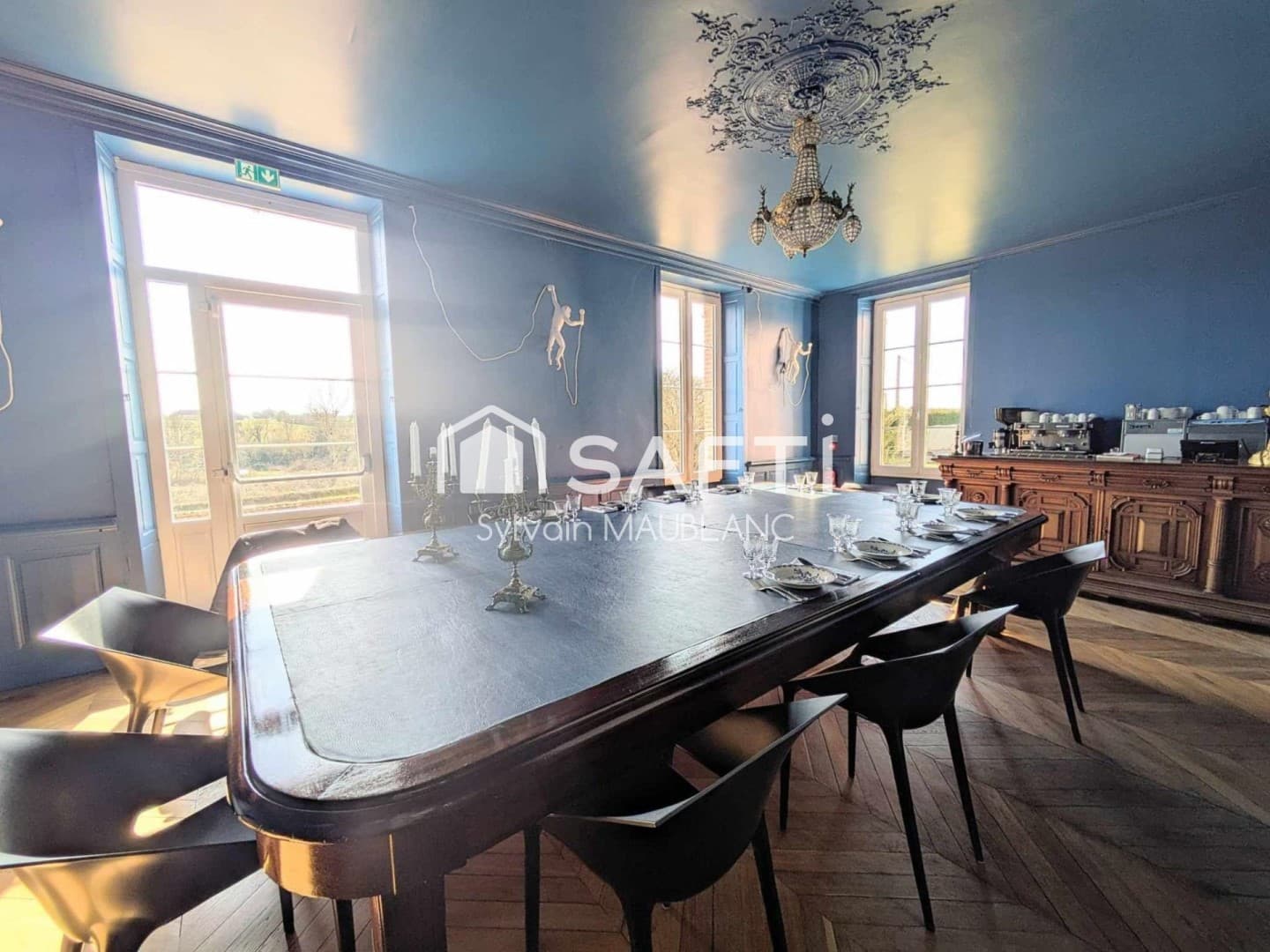 Charming 18th Century Castle with 9 Bedrooms 3