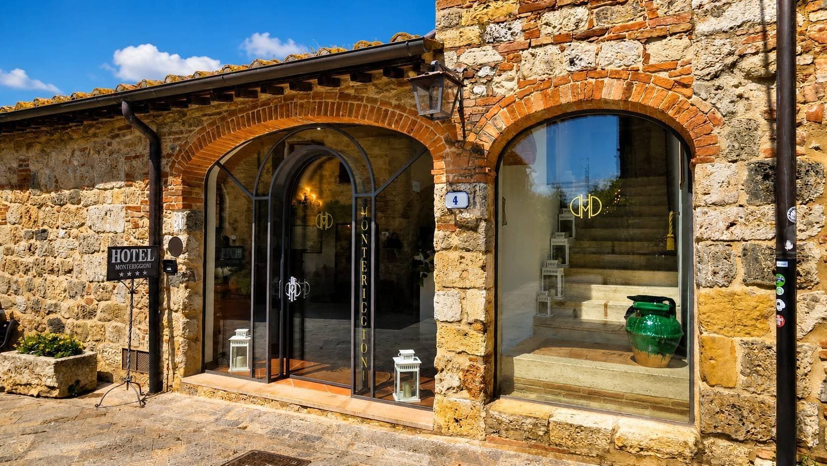 Charming Hamlet With Garden And Pool In Historic Monteriggioni