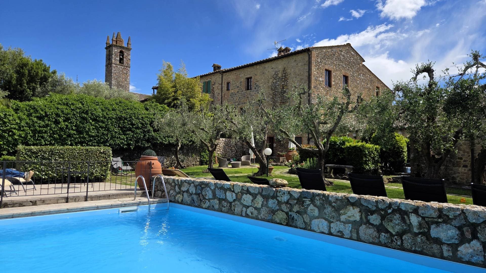 Charming Hamlet With Garden And Pool In Historic Monteriggioni 2