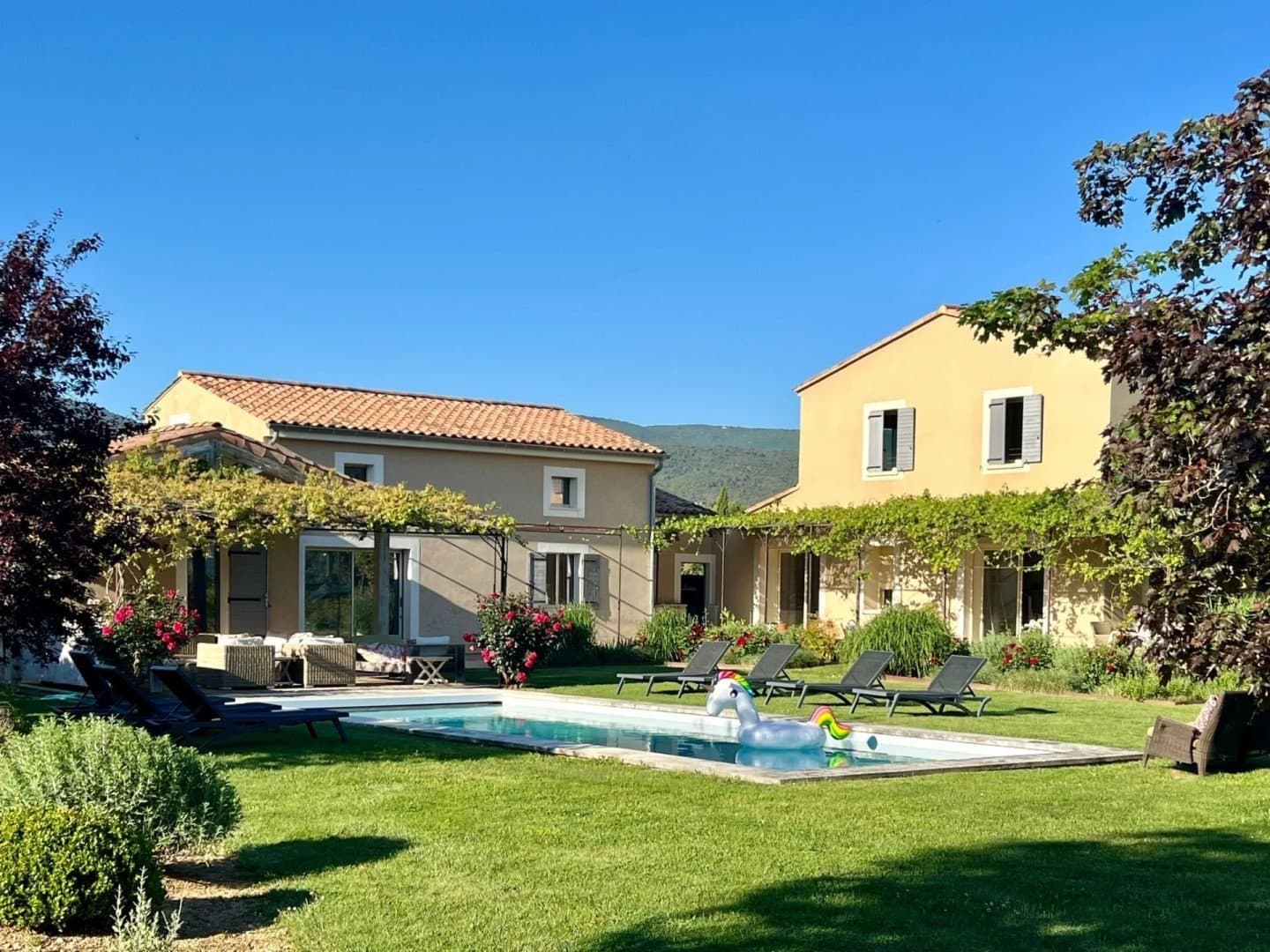 Charming Property With Gîte And Development Potential In The Luberon — in Provence, France