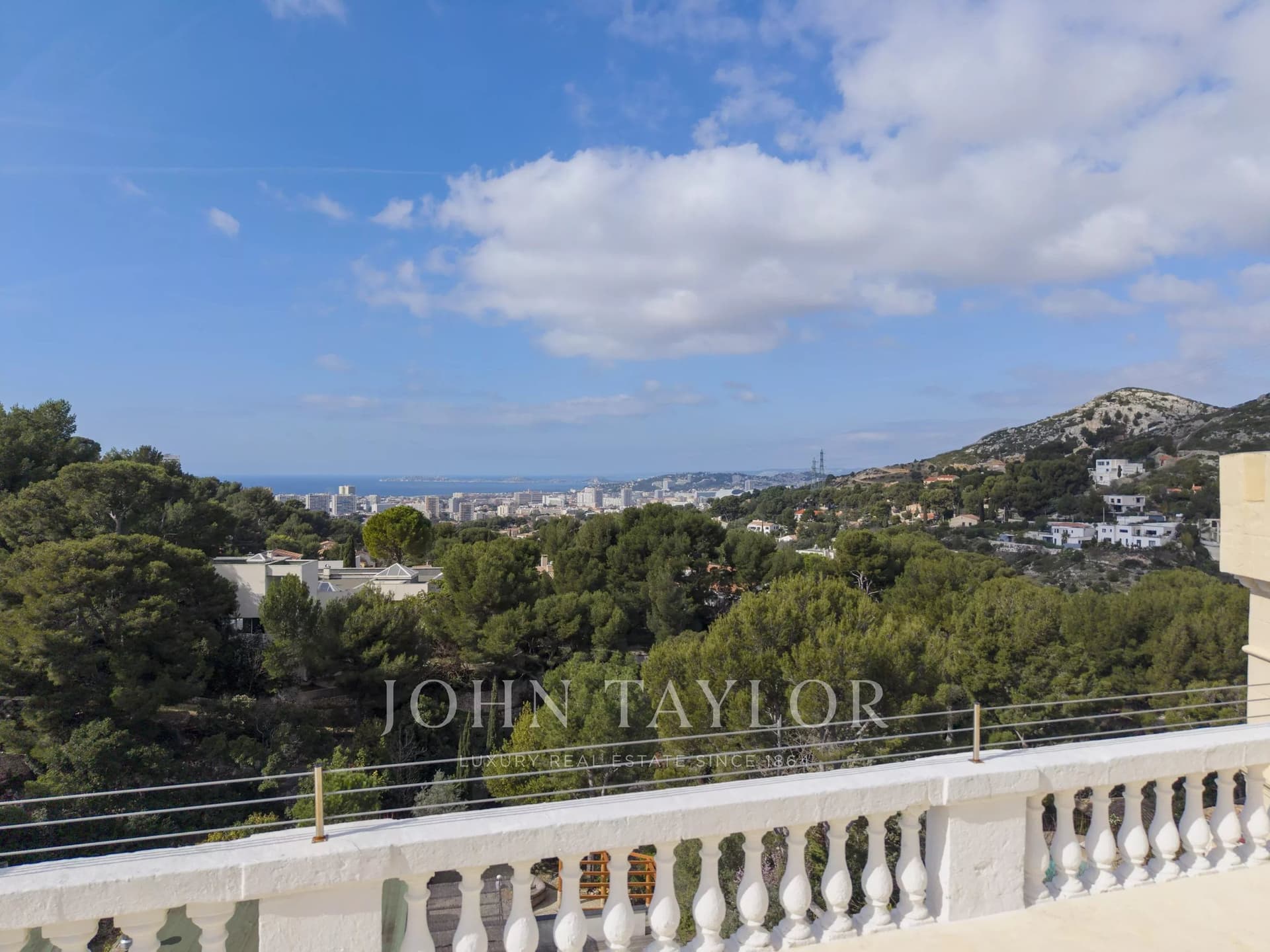 Elegant 19th Century Château With Sea View And Expansive Park 4