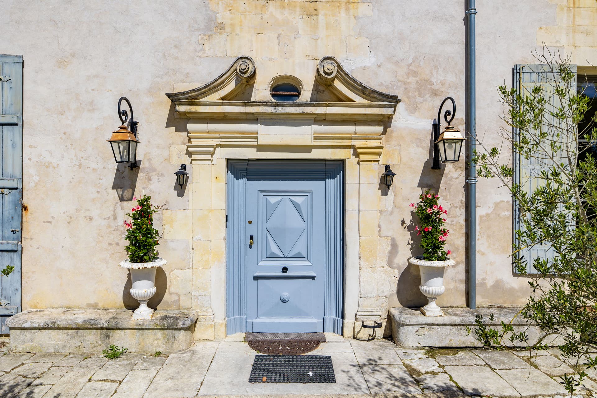 Historic Castle with 60 Bedrooms and Swimming Pool — in Charente-Maritime, Nouvelle-Aquitaine