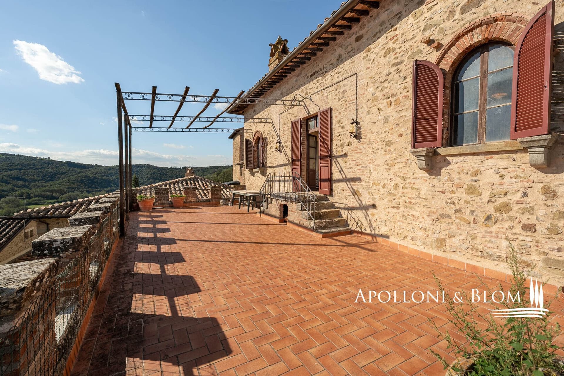 Historic Castle Estate With Vineyards And Olive Groves In Umbria 3