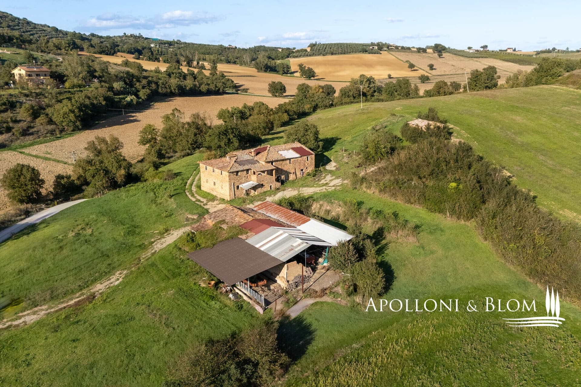 Historic Castle Estate With Vineyards And Olive Groves In Umbria 5