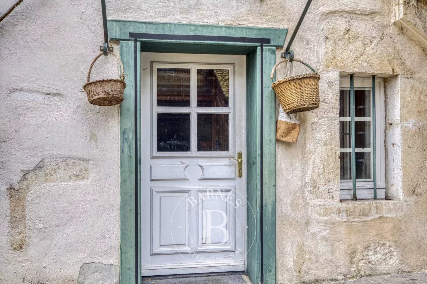 Renovated Castle With Janitor's Cottage Near Geneva