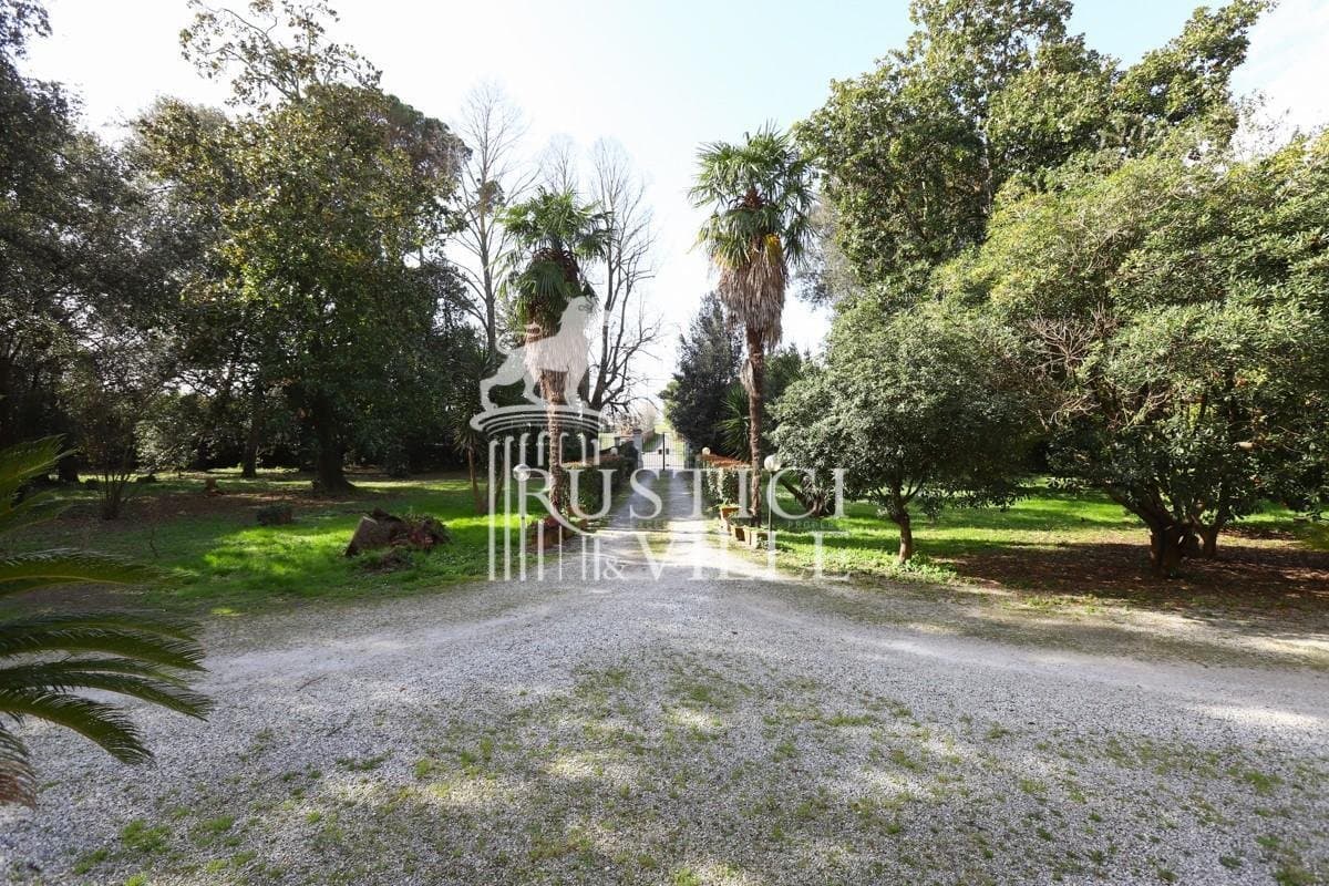 Historic Medici Villa With Panoramic Terraces And Expansive Park 5