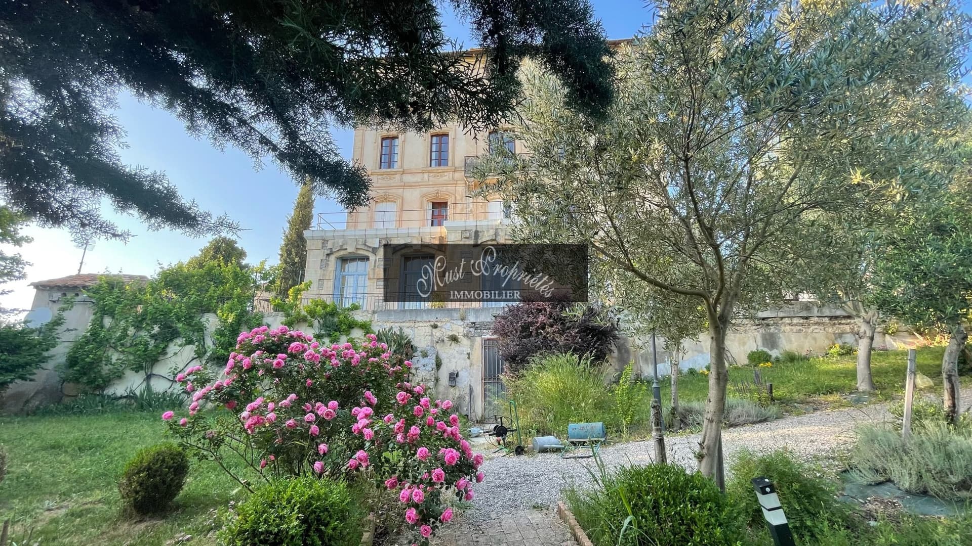 Renovated Château With Indoor Pool And Panoramic View 4