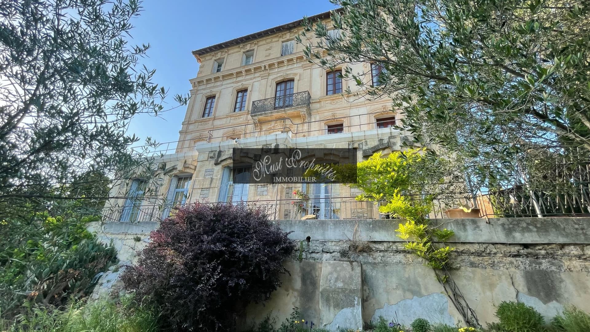 Renovated Château With Indoor Pool And Panoramic View — Château for sale in France
