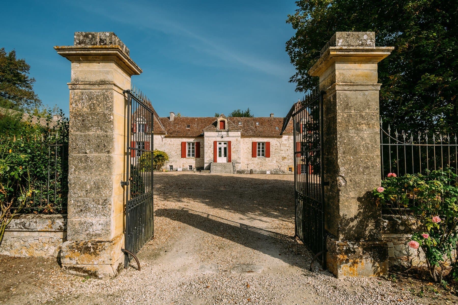Château with 7 Bedrooms and Extensive Equestrian Facilities — Château for sale in France