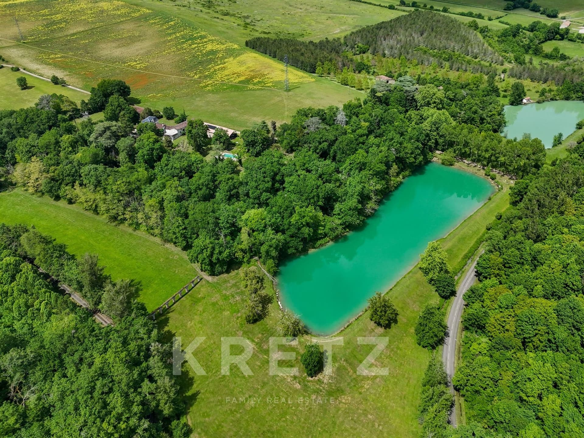 Elegant 16th Century Château With Guesthouse And Extensive Grounds 4