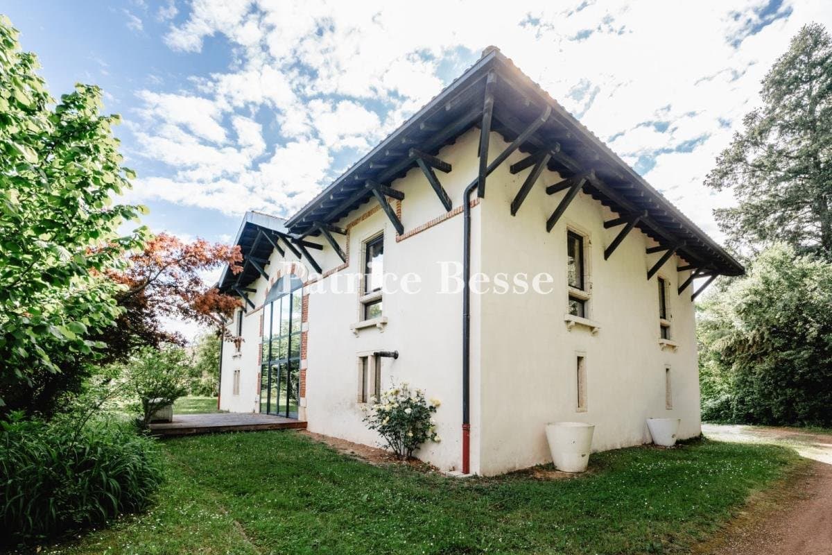 Contemporary Converted Outbuilding In The Beaujolais 2