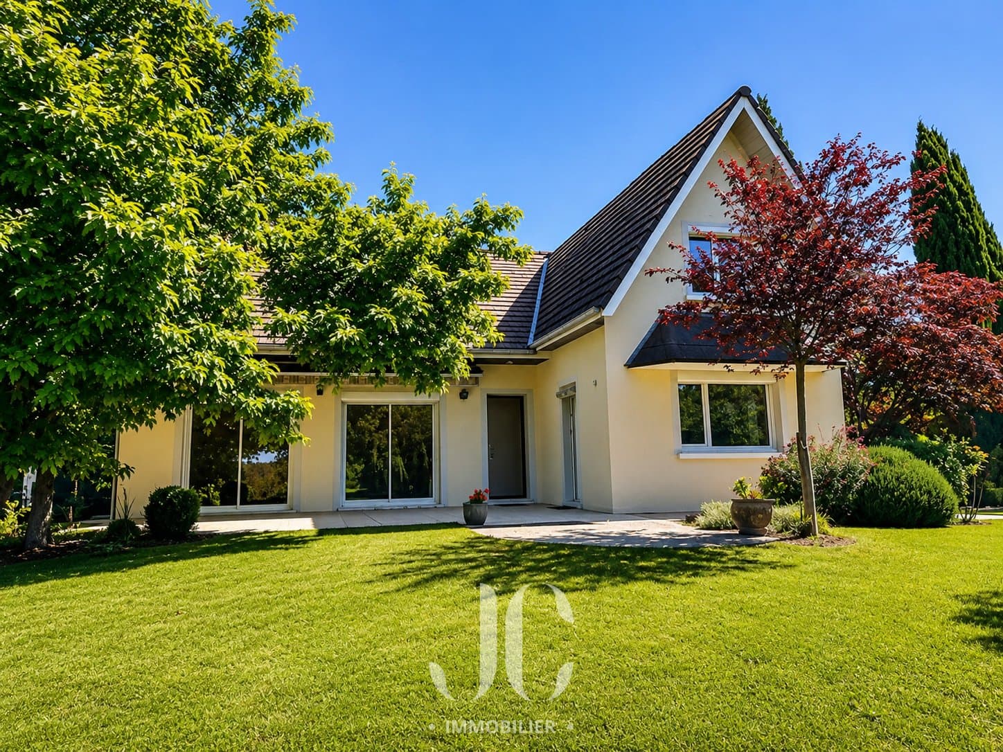 Beautiful Family Home With Unobstructed Views And Landscaped Garden