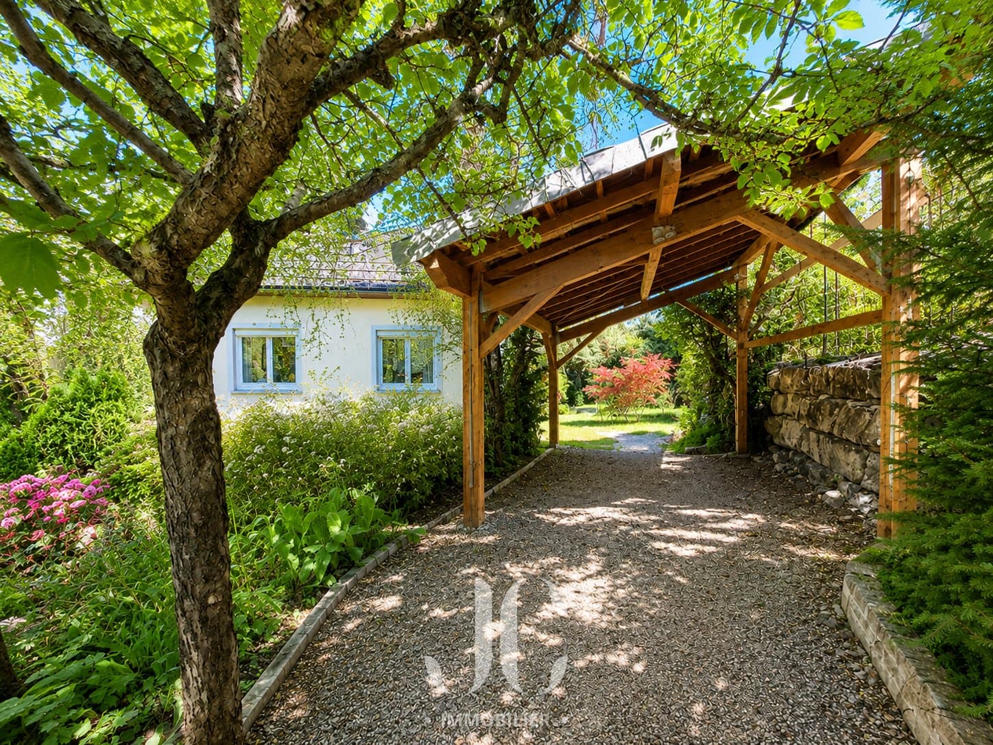 Beautiful Family Home With Unobstructed Views And Landscaped Garden 3
