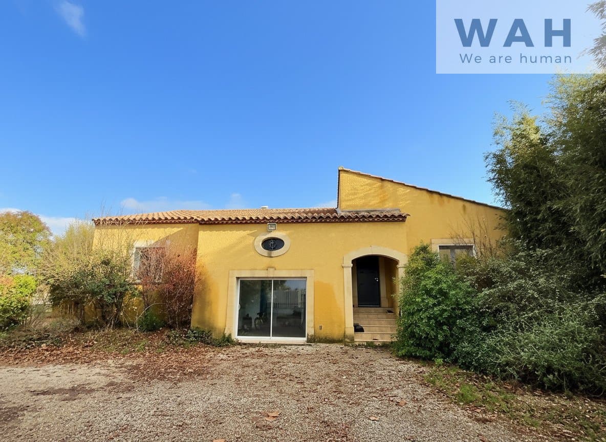 Spacious Villa with Pool and Outbuildings in Lansargues — Villa for sale in France