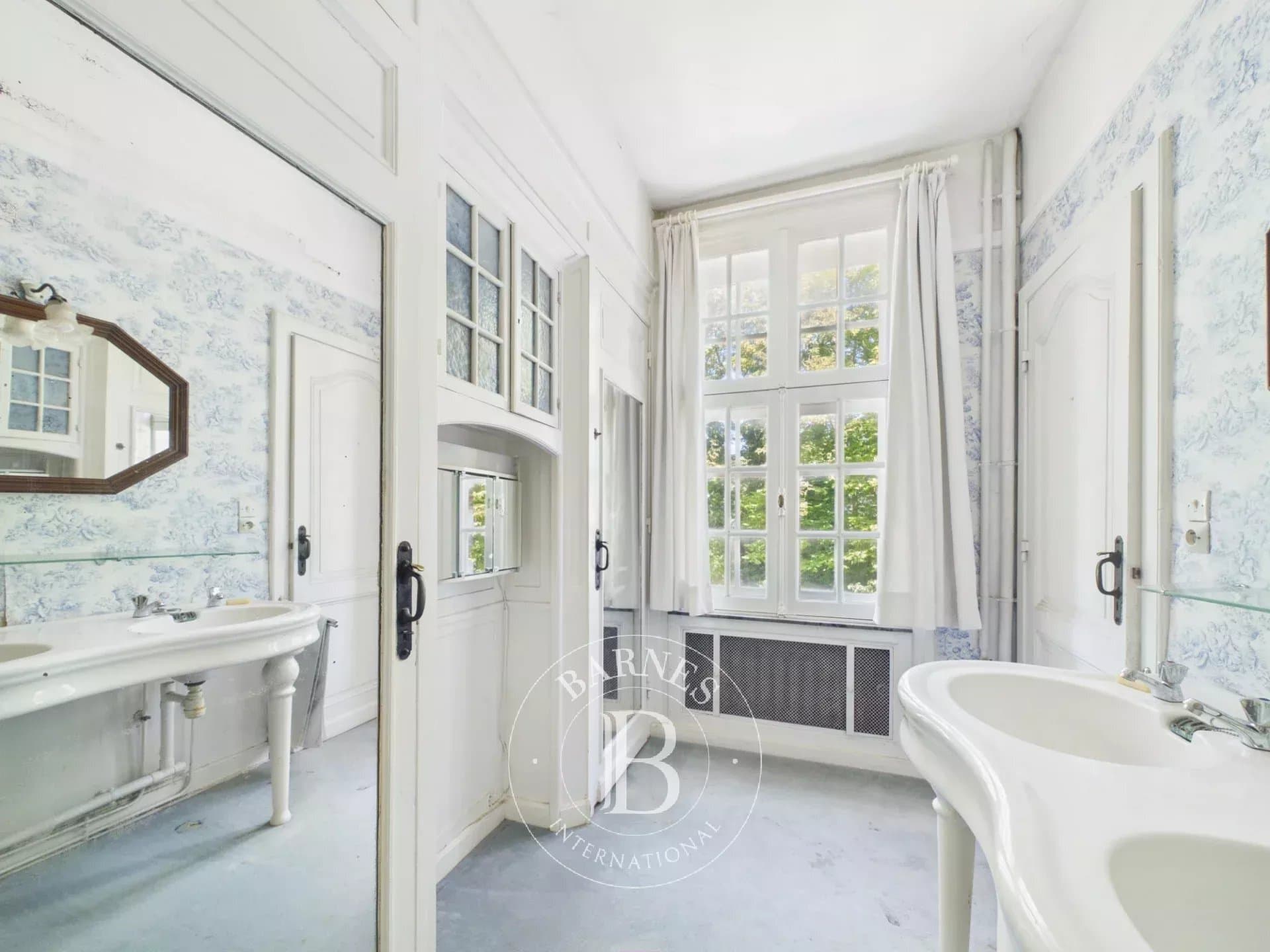 Historic Château With Renovation Potential Near Lille 4