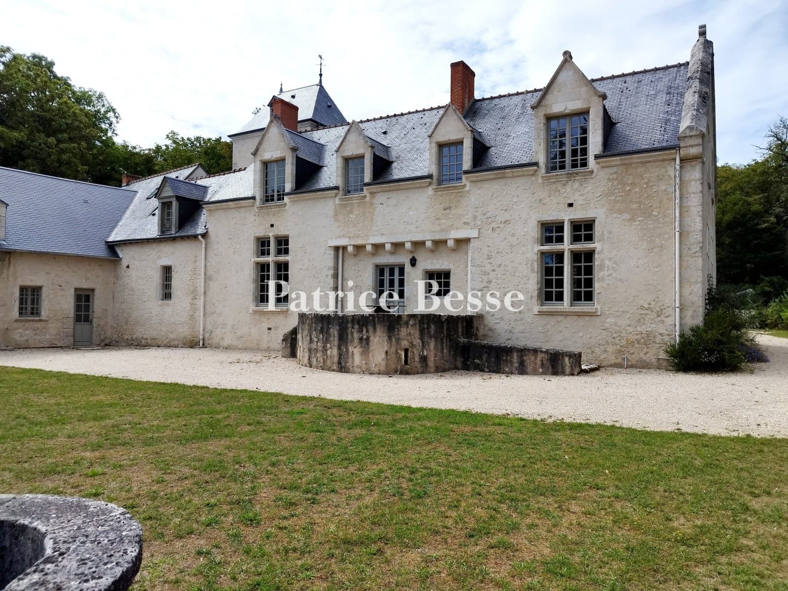 Renovated Manor With Holiday Cottages And Swimming Pool 2