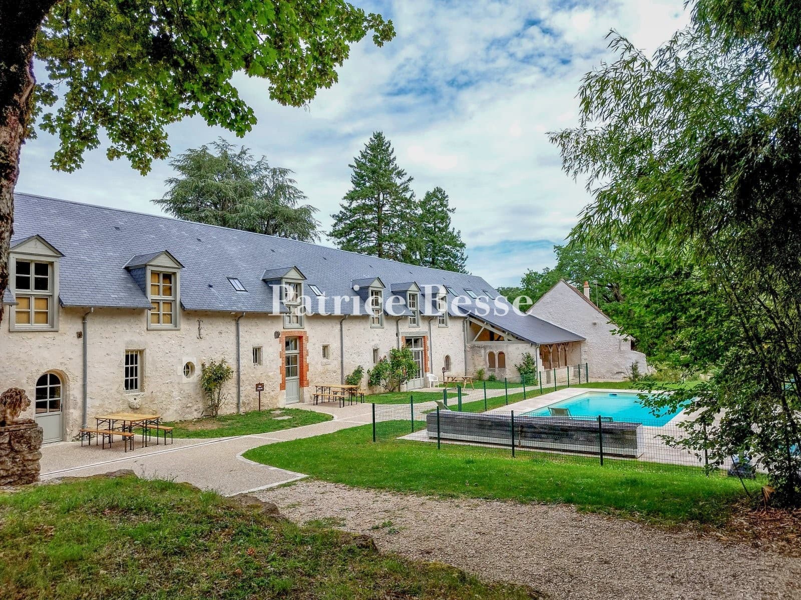 Renovated Manor With Holiday Cottages And Swimming Pool 3