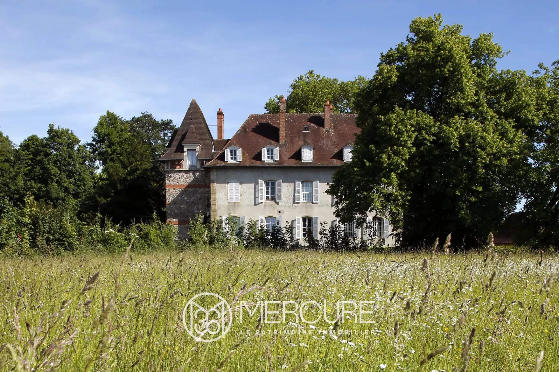 Charming 18th Century Château With Outbuildings And Expansive Grounds 2
