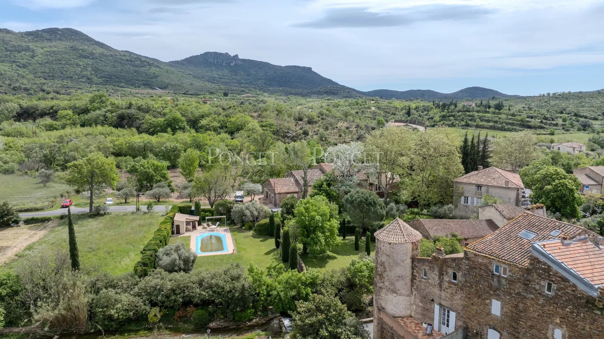 Château with Independent Apartments and Swimming Pool Near Lac du Salagou 2