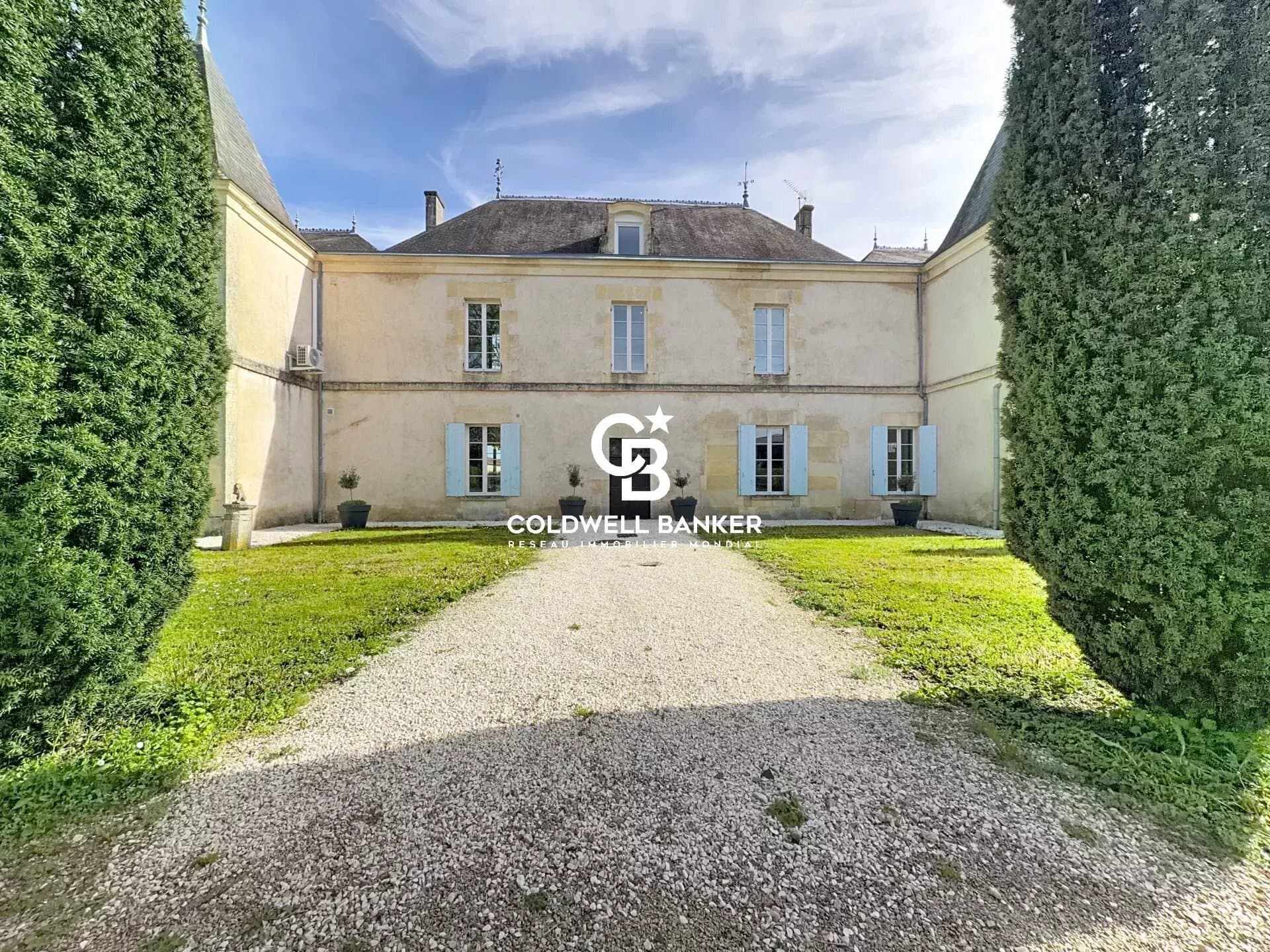 Renovated 17th Century Château With Pool And Guest House Near Saintes 2