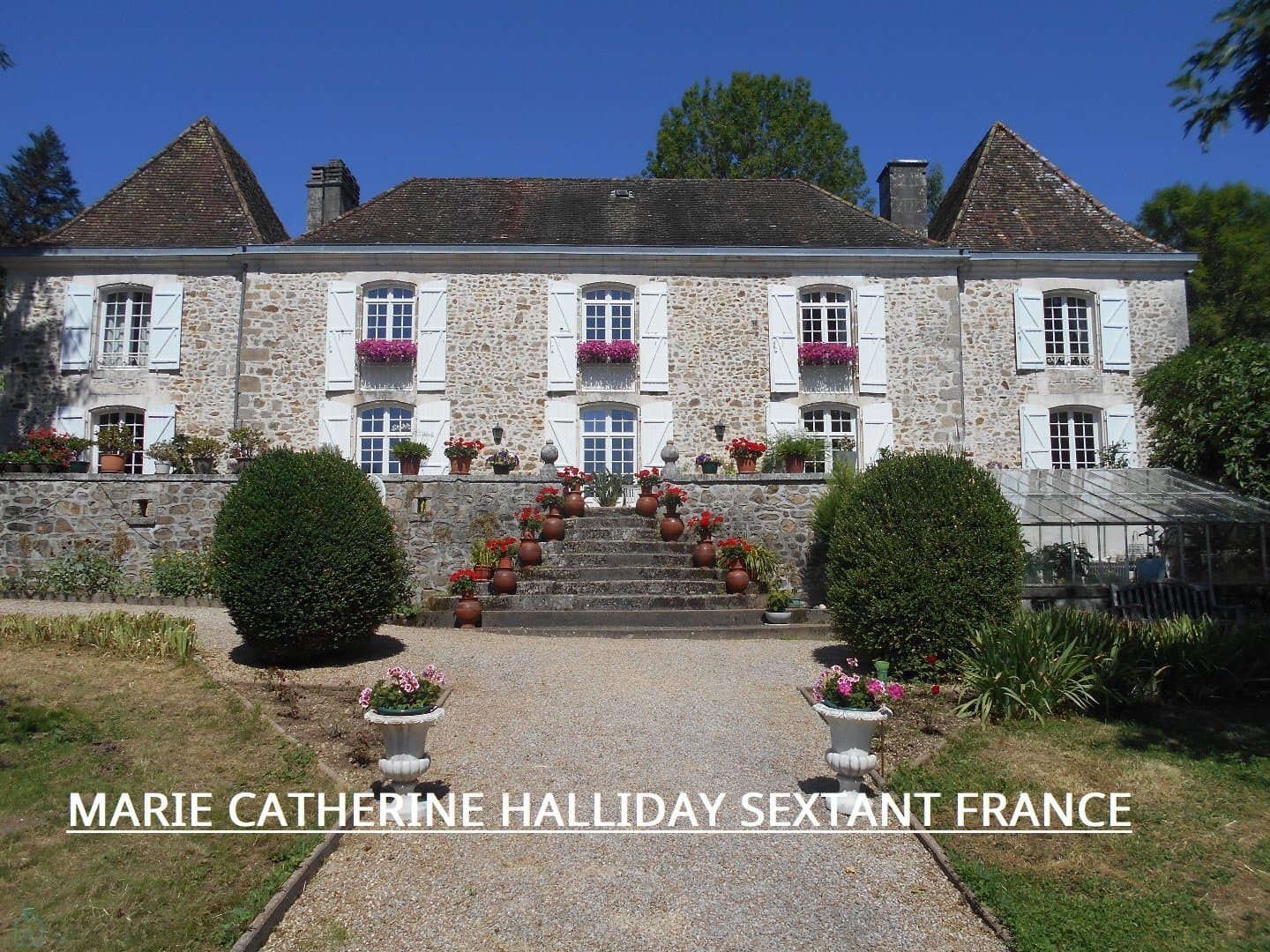 Magnificent Château With Open View On 7700 M2 Land 3