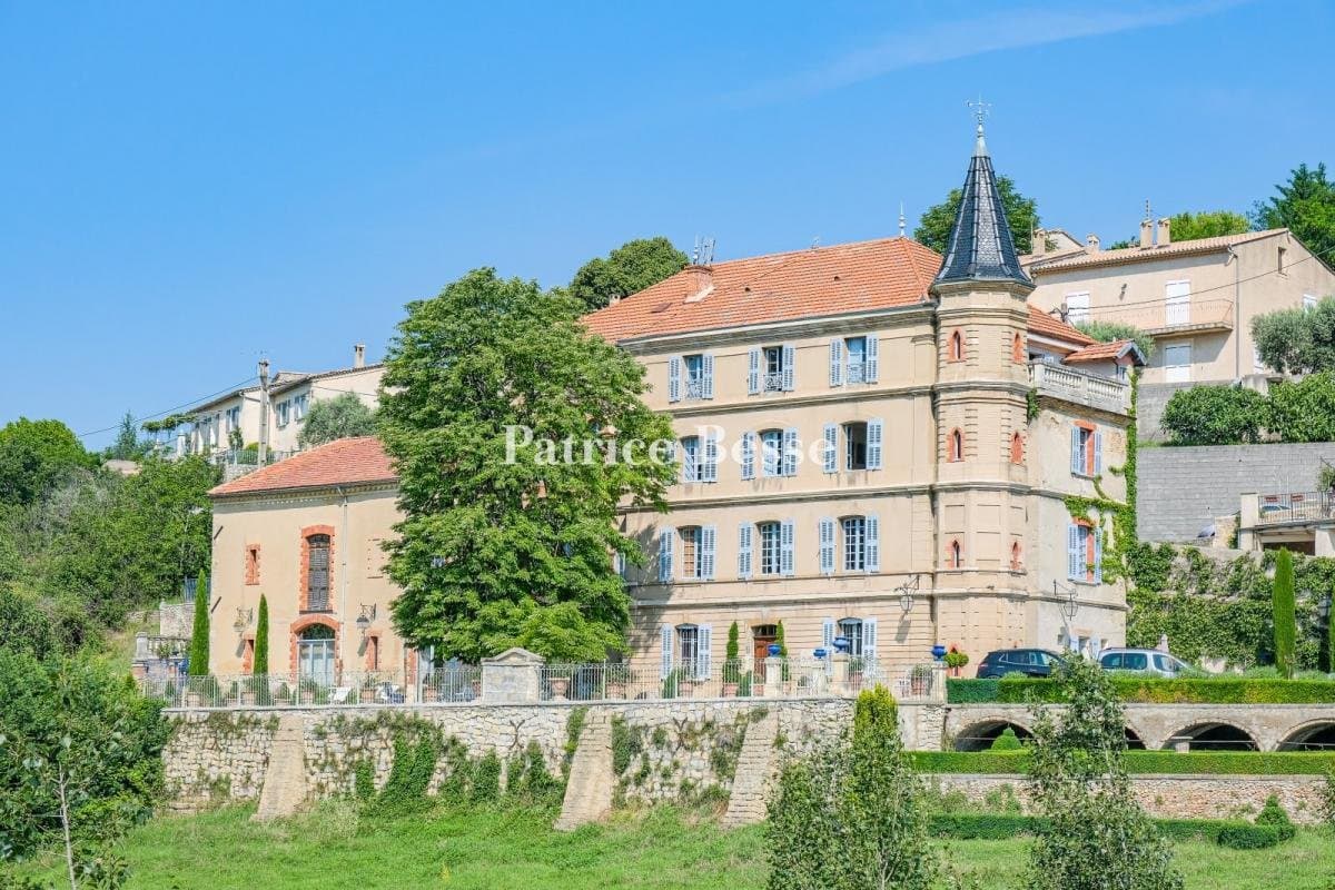 Unique 17th Century Château With Terraced Gardens And Valley Views — Château for sale in Manosque, France