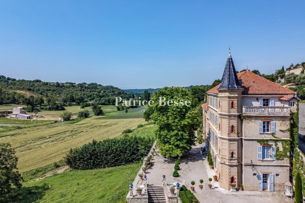 Unique 17th Century Château With Terraced Gardens And Valley Views 2
