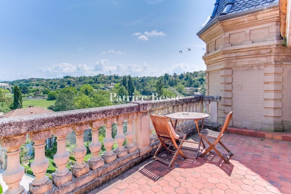 Unique 17th Century Château With Terraced Gardens And Valley Views 3