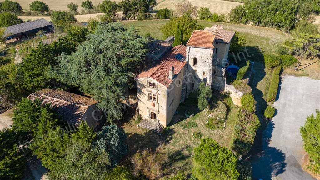 Historic 12th Century Castle With Stunning Views 4